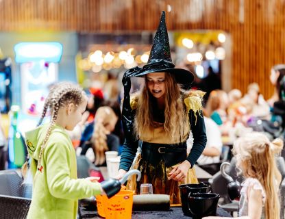 SPOCĪGAIS HELOVĪNS KVARTĀLĀ 86 - BILDES