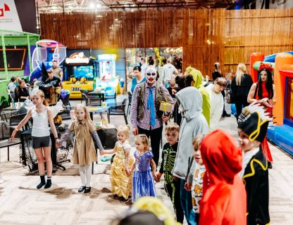 SPOCĪGAIS HELOVĪNS KVARTĀLĀ 86 - BILDES